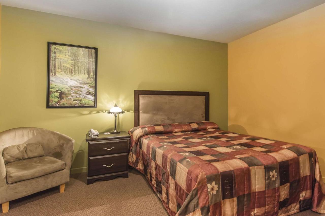 Econo Lodge Cabano Zewnętrze zdjęcie
